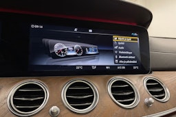 Musta Mercedes-Benz E 2020 kuva 19.