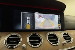 Musta Mercedes-Benz E 2020 kuva 22.