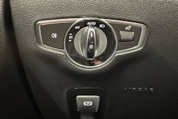 Musta Mercedes-Benz E 2020 kuva 23.