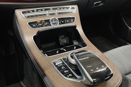 Musta Mercedes-Benz E 2020 kuva 24.