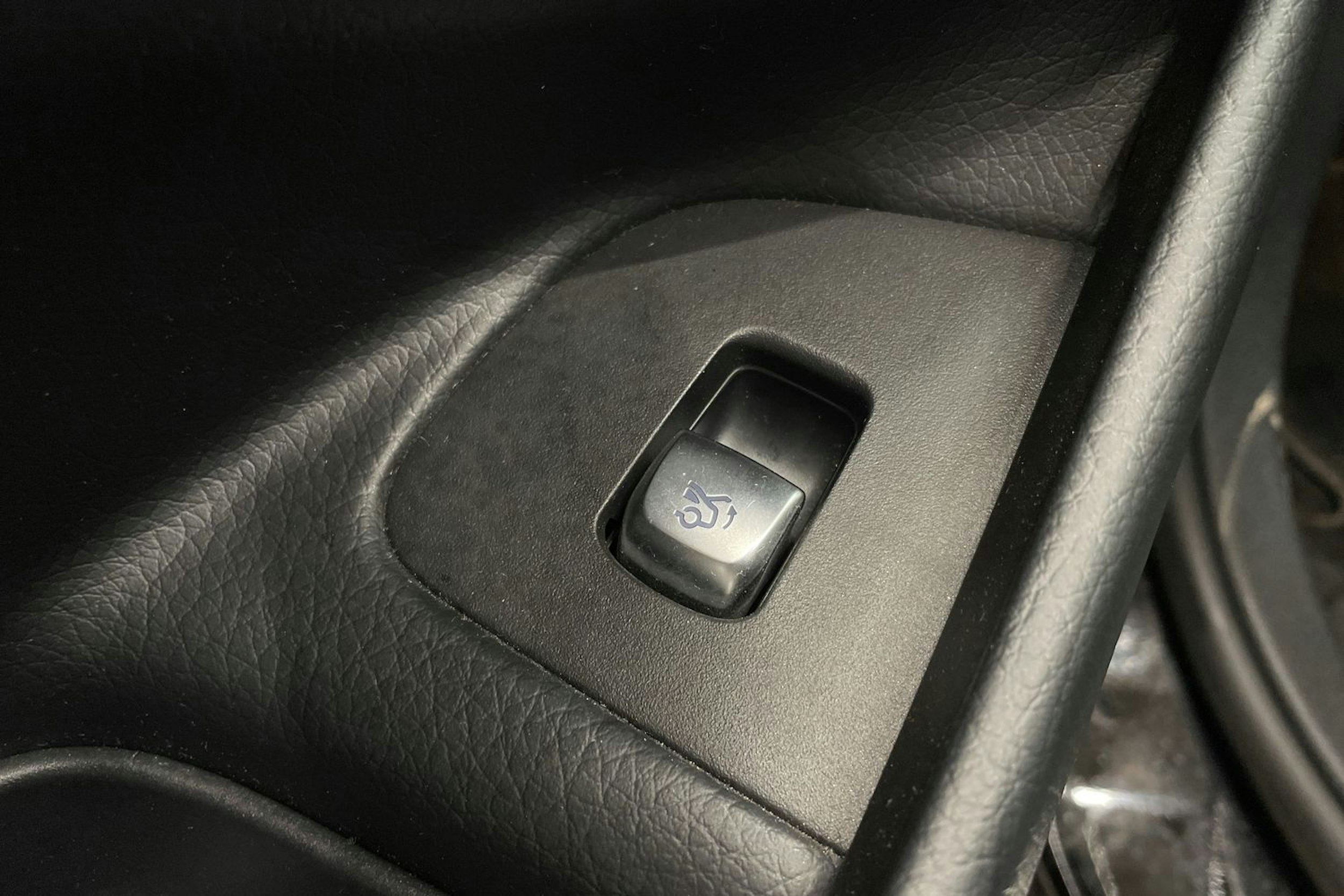 Musta Mercedes-Benz E 2020 kuva 27.