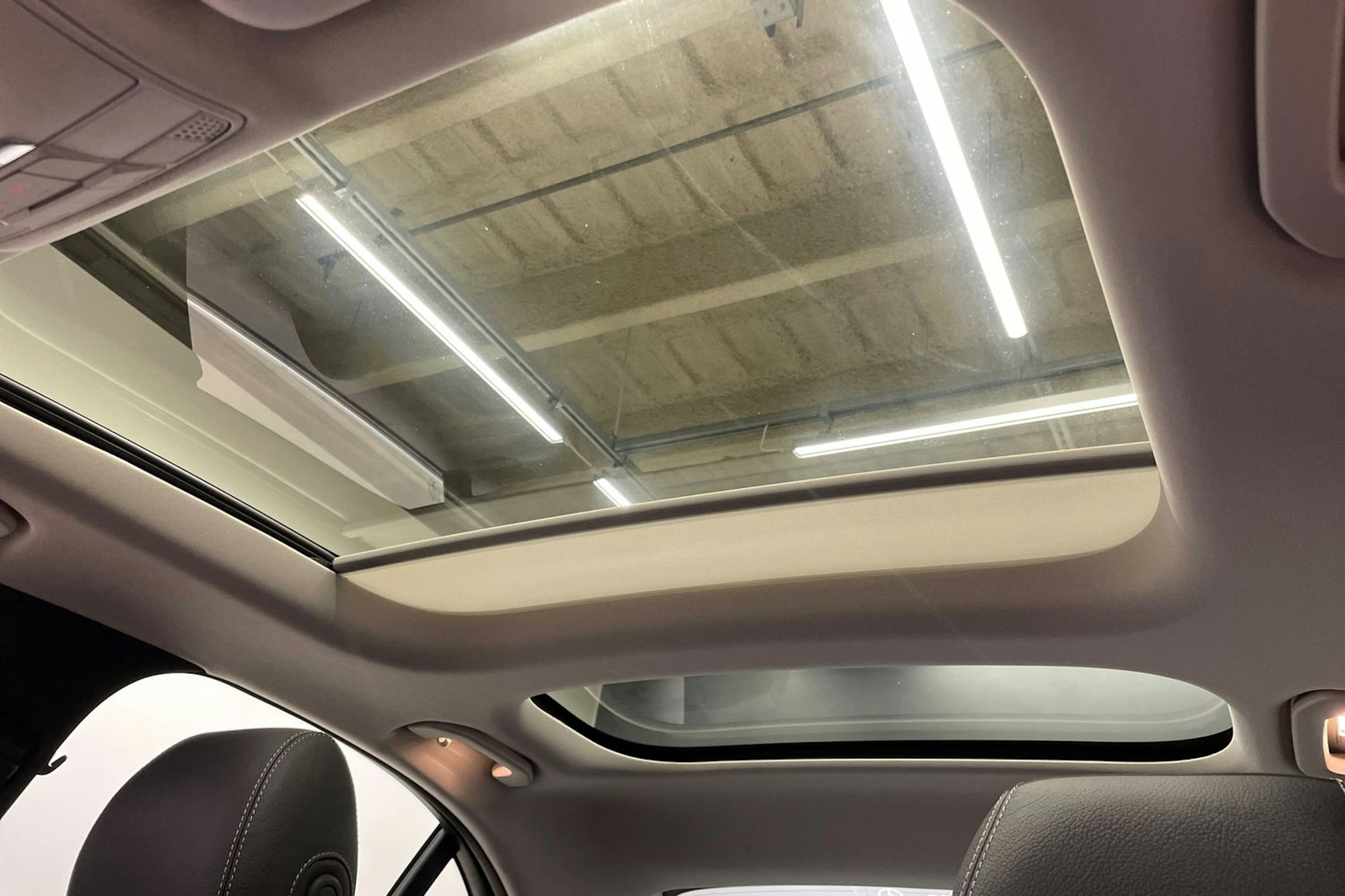 Musta Mercedes-Benz E 2020 kuva 30.