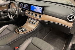 Musta Mercedes-Benz E 2020 kuva 33.