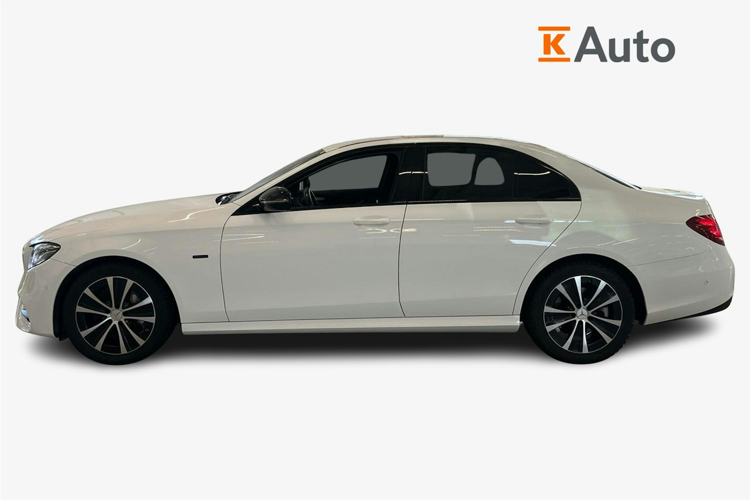 valkoinen Mercedes-Benz E 2020 kuva 6.