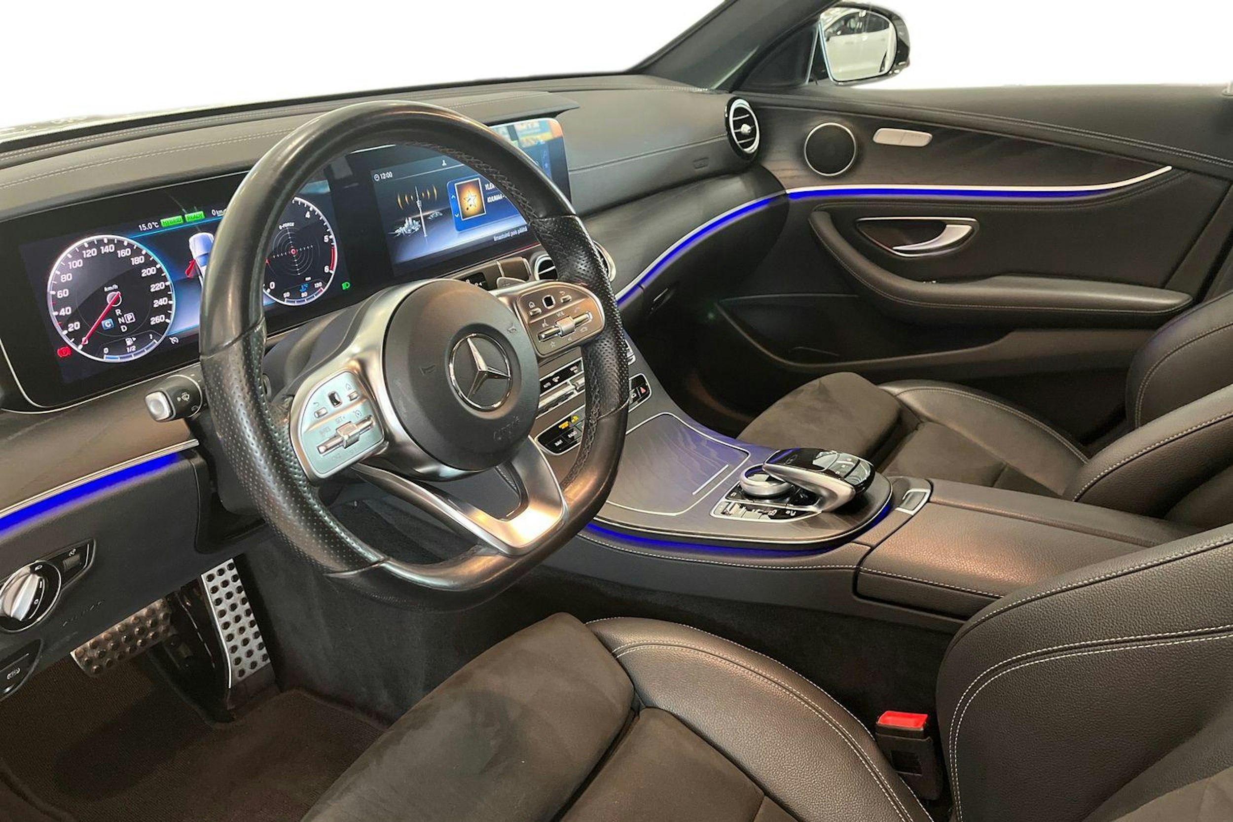 valkoinen Mercedes-Benz E 2020 kuva 7.