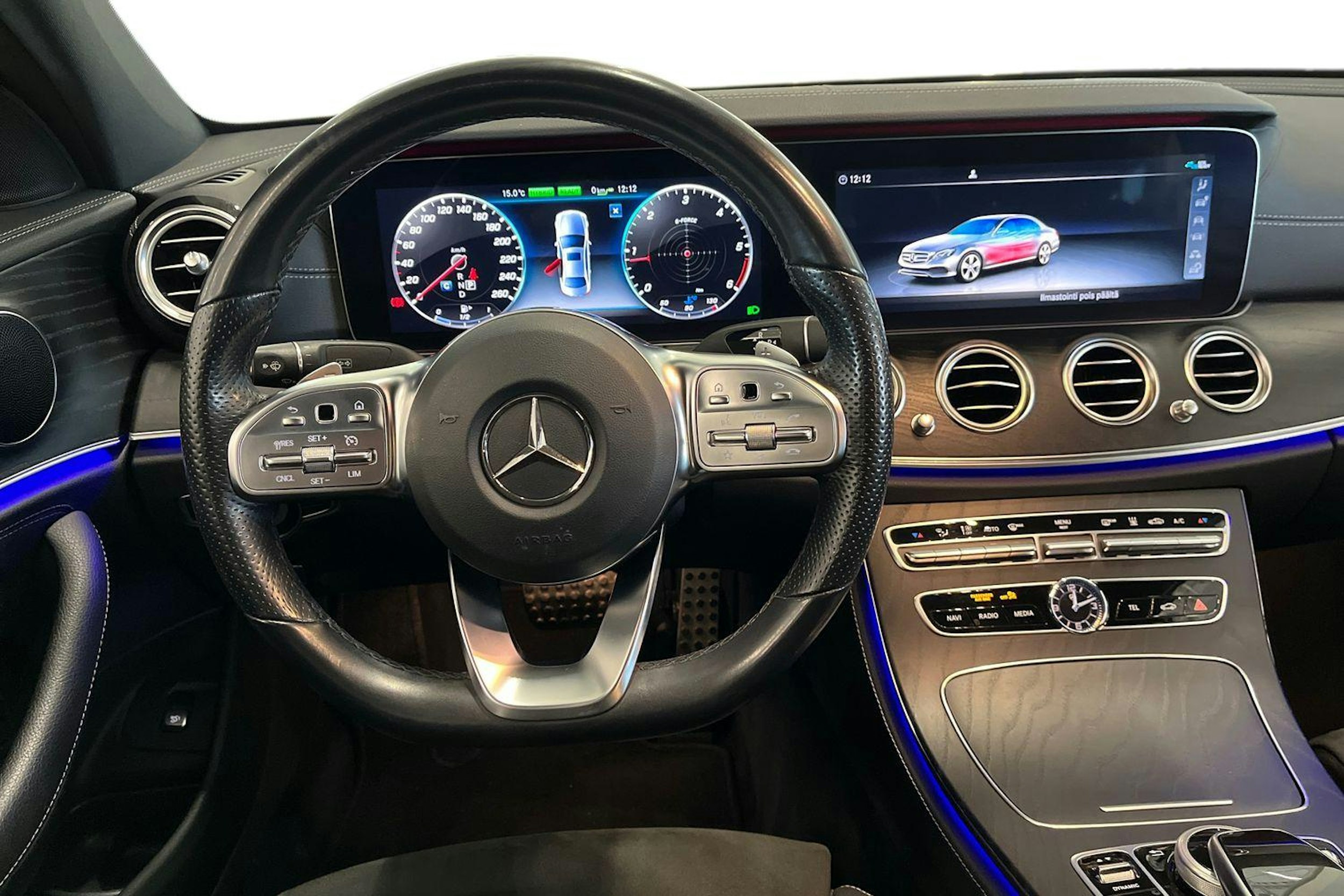 valkoinen Mercedes-Benz E 2020 kuva 9.