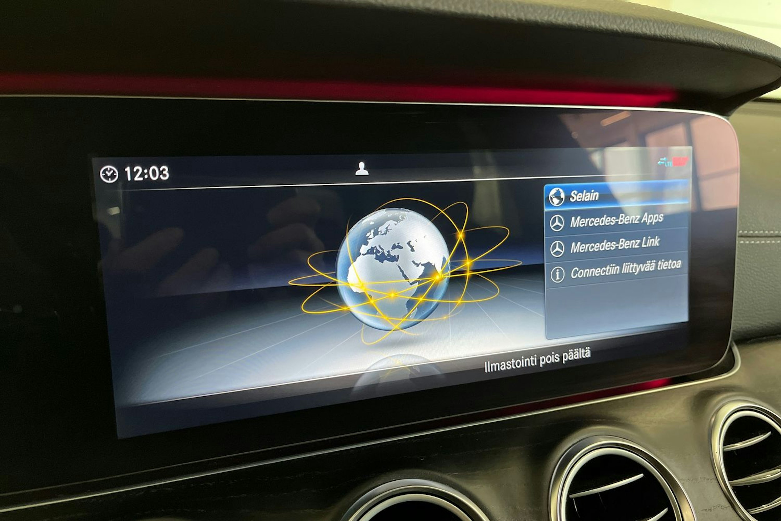 valkoinen Mercedes-Benz E 2020 kuva 26.