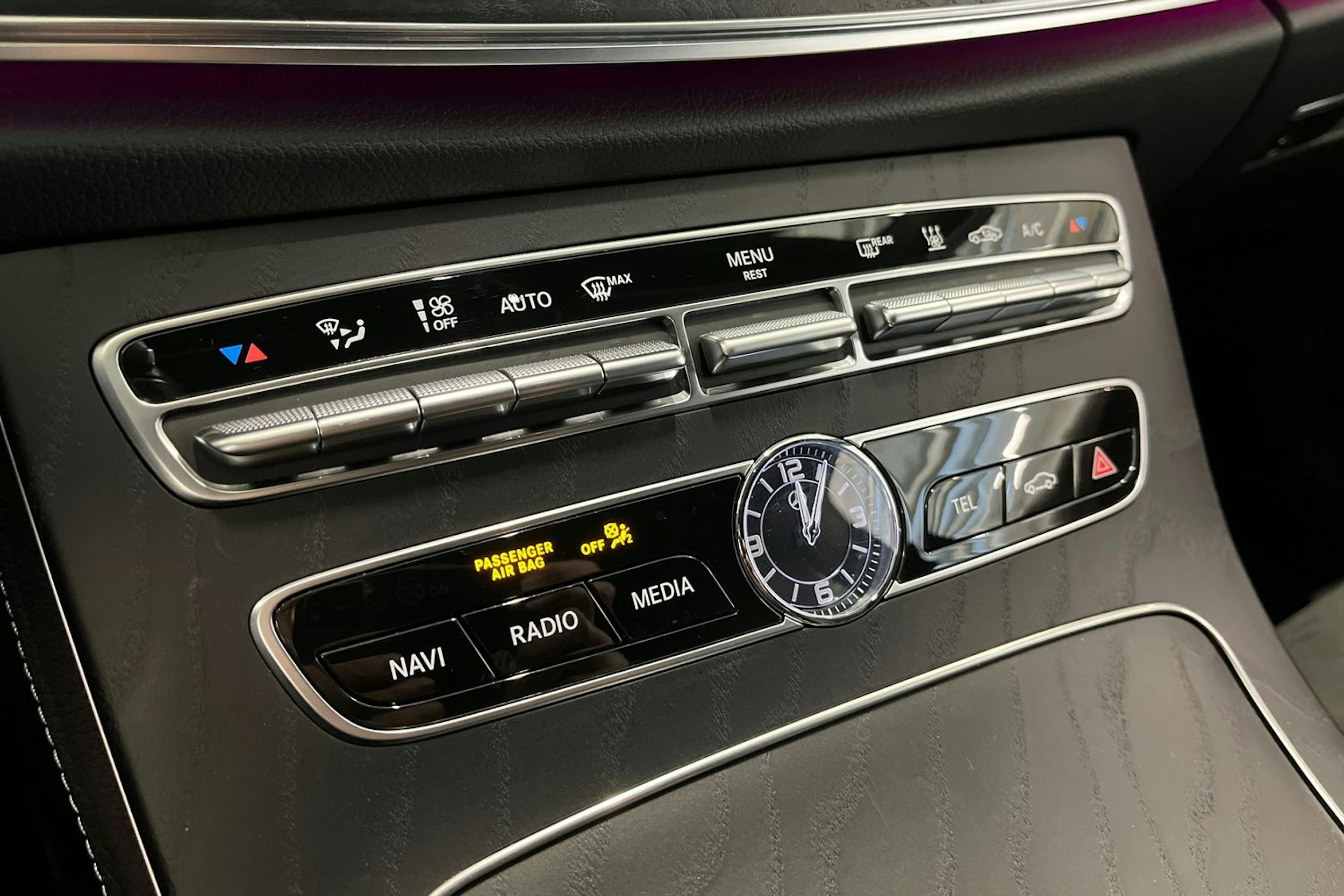 valkoinen Mercedes-Benz E 2020 kuva 30.