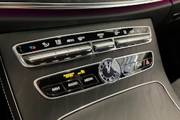 valkoinen Mercedes-Benz E 2020 kuva 30.