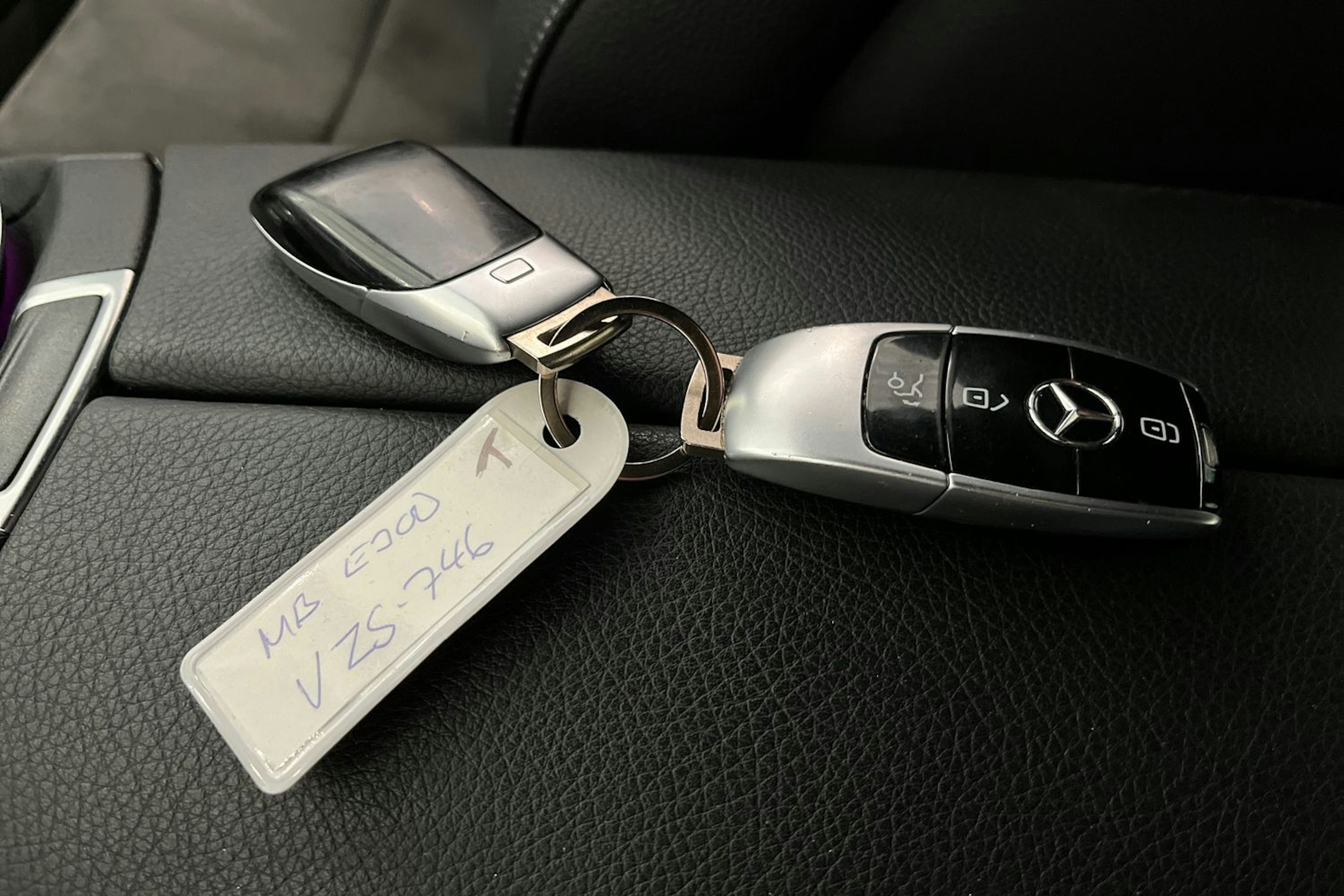 valkoinen Mercedes-Benz E 2020 kuva 32.