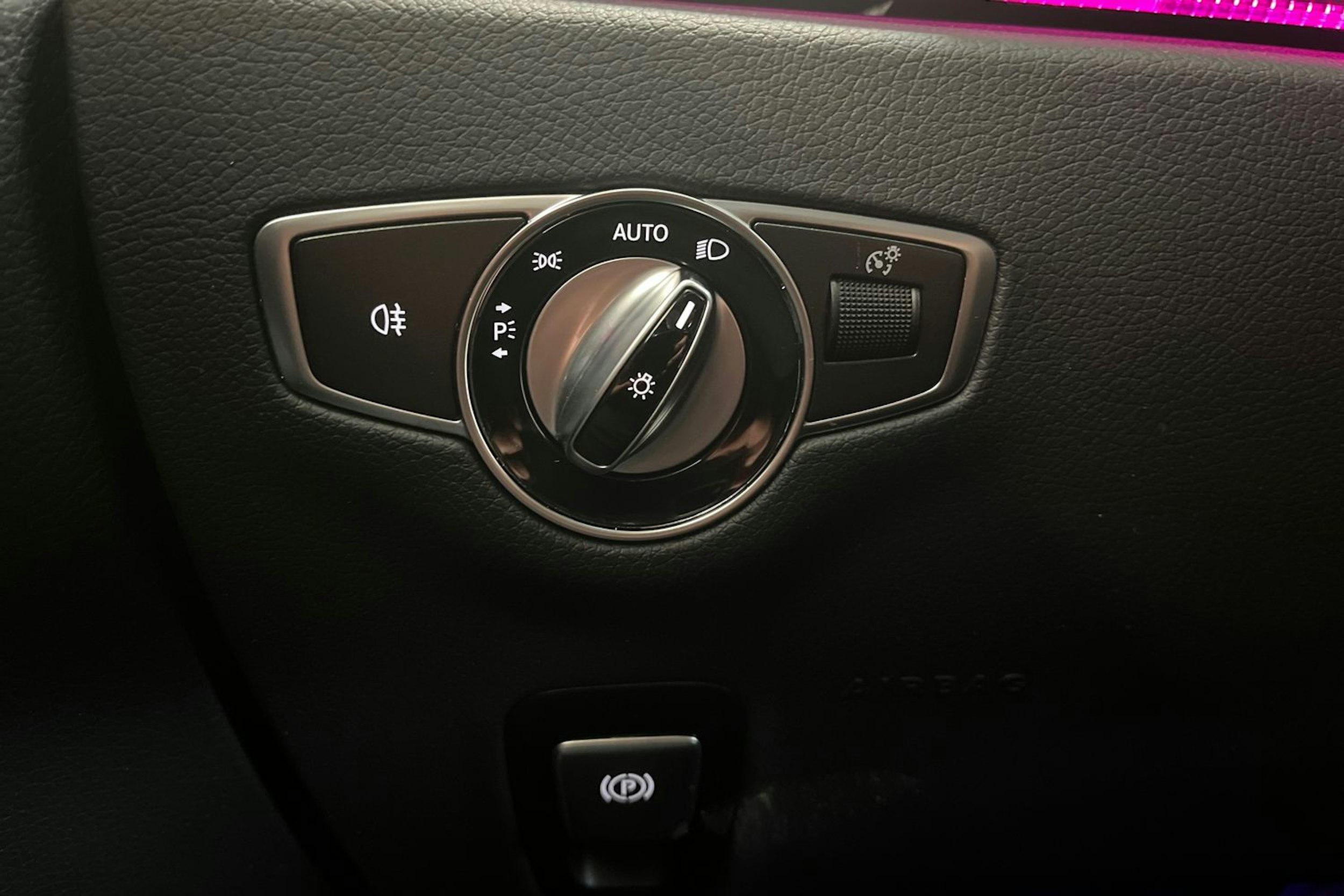 valkoinen Mercedes-Benz E 2020 kuva 35.