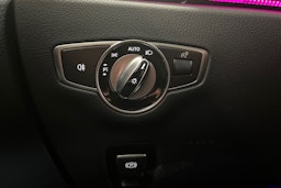 valkoinen Mercedes-Benz E 2020 kuva 35.