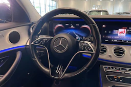 musta Mercedes-Benz E 2020 kuva 11.