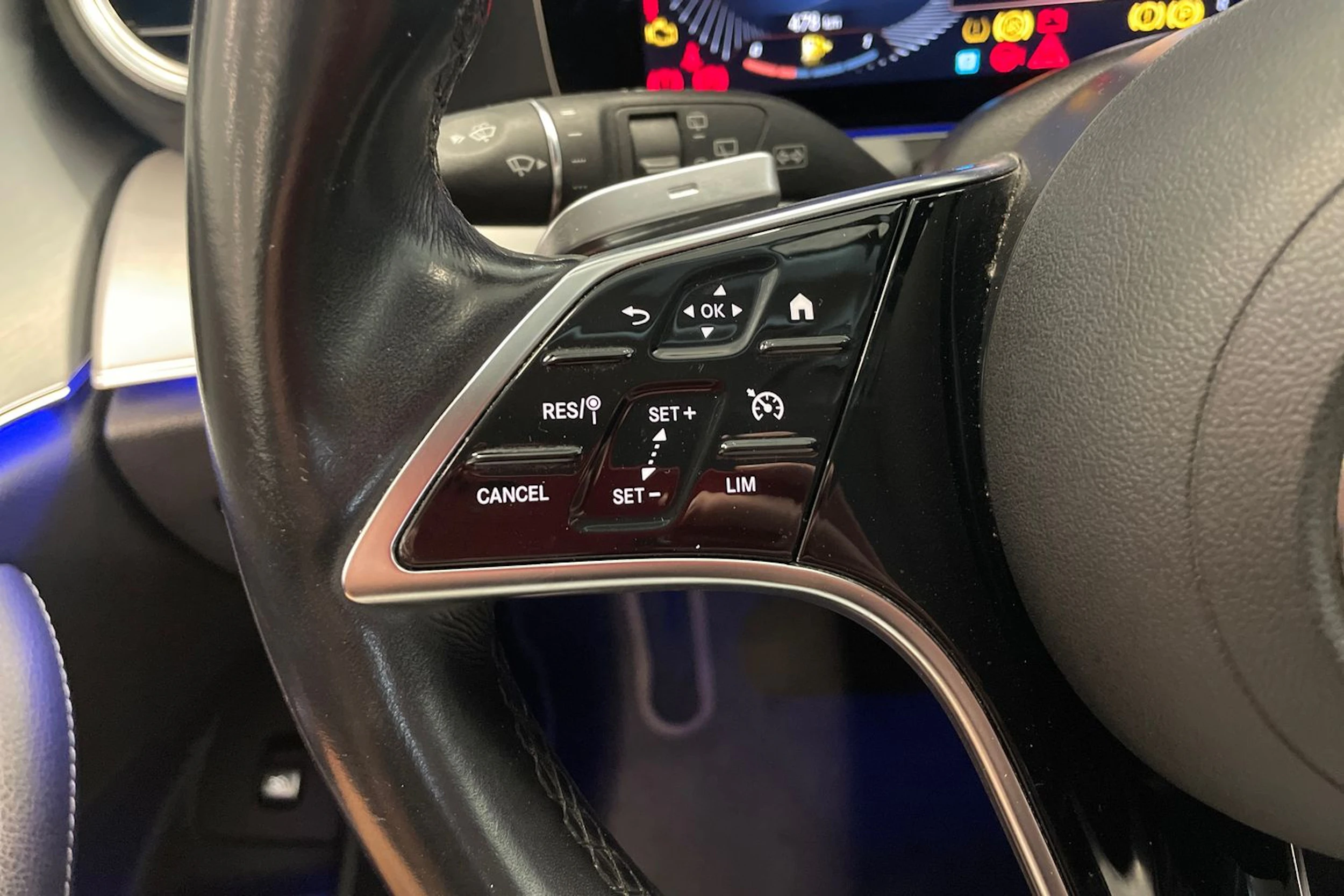 musta Mercedes-Benz E 2020 kuva 14.