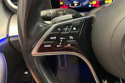musta Mercedes-Benz E 2020 kuva 14.
