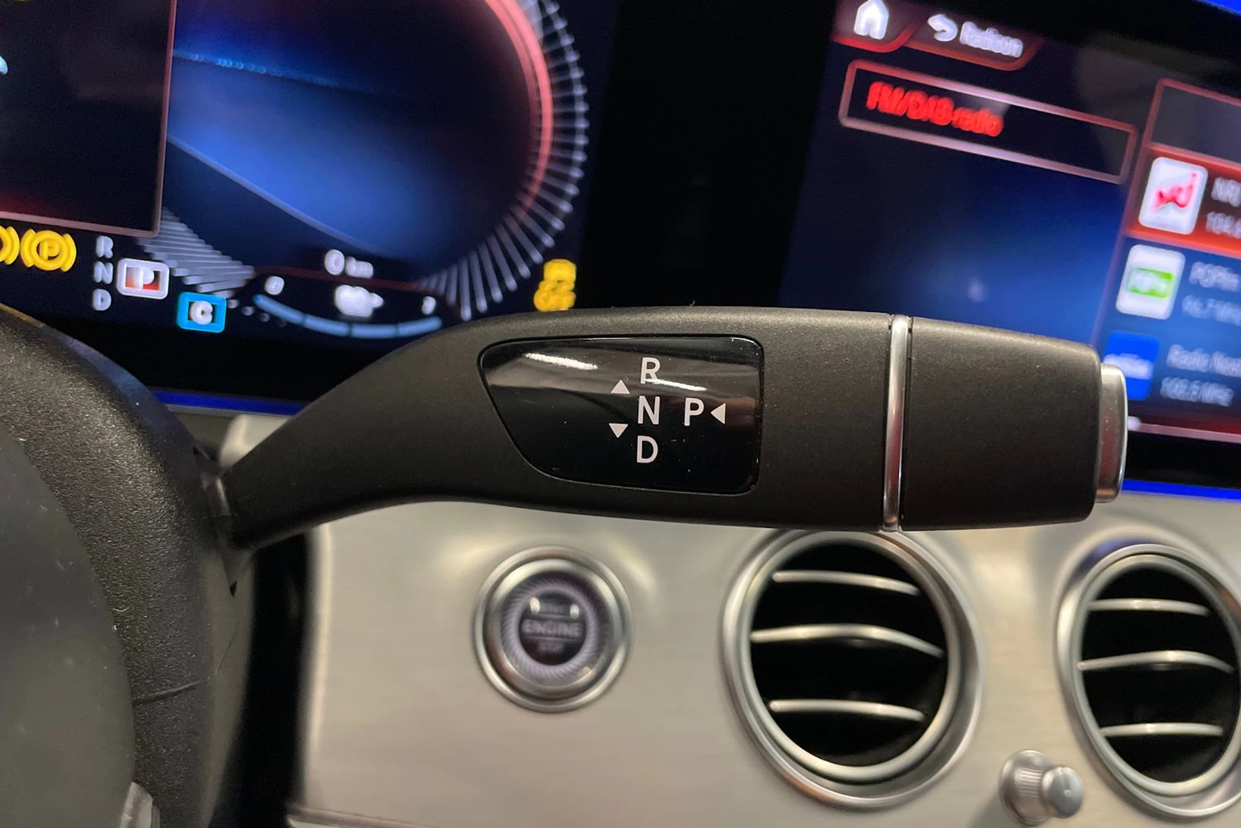 musta Mercedes-Benz E 2020 kuva 15.