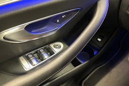 musta Mercedes-Benz E 2020 kuva 17.