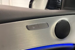 musta Mercedes-Benz E 2020 kuva 18.