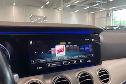 musta Mercedes-Benz E 2020 kuva 19.