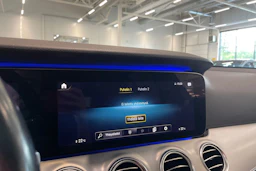 musta Mercedes-Benz E 2020 kuva 20.