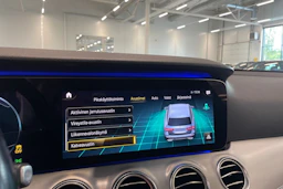 musta Mercedes-Benz E 2020 kuva 27.