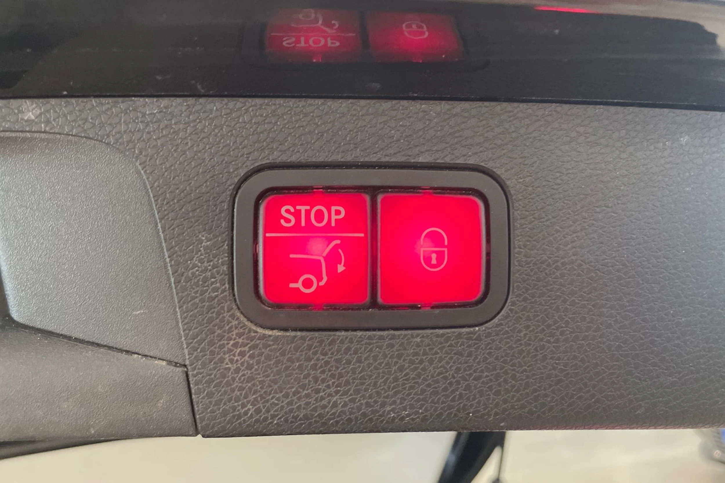 musta Mercedes-Benz E 2020 kuva 33.
