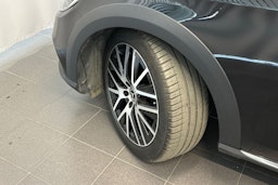 musta Mercedes-Benz E 2021 kuva 13.