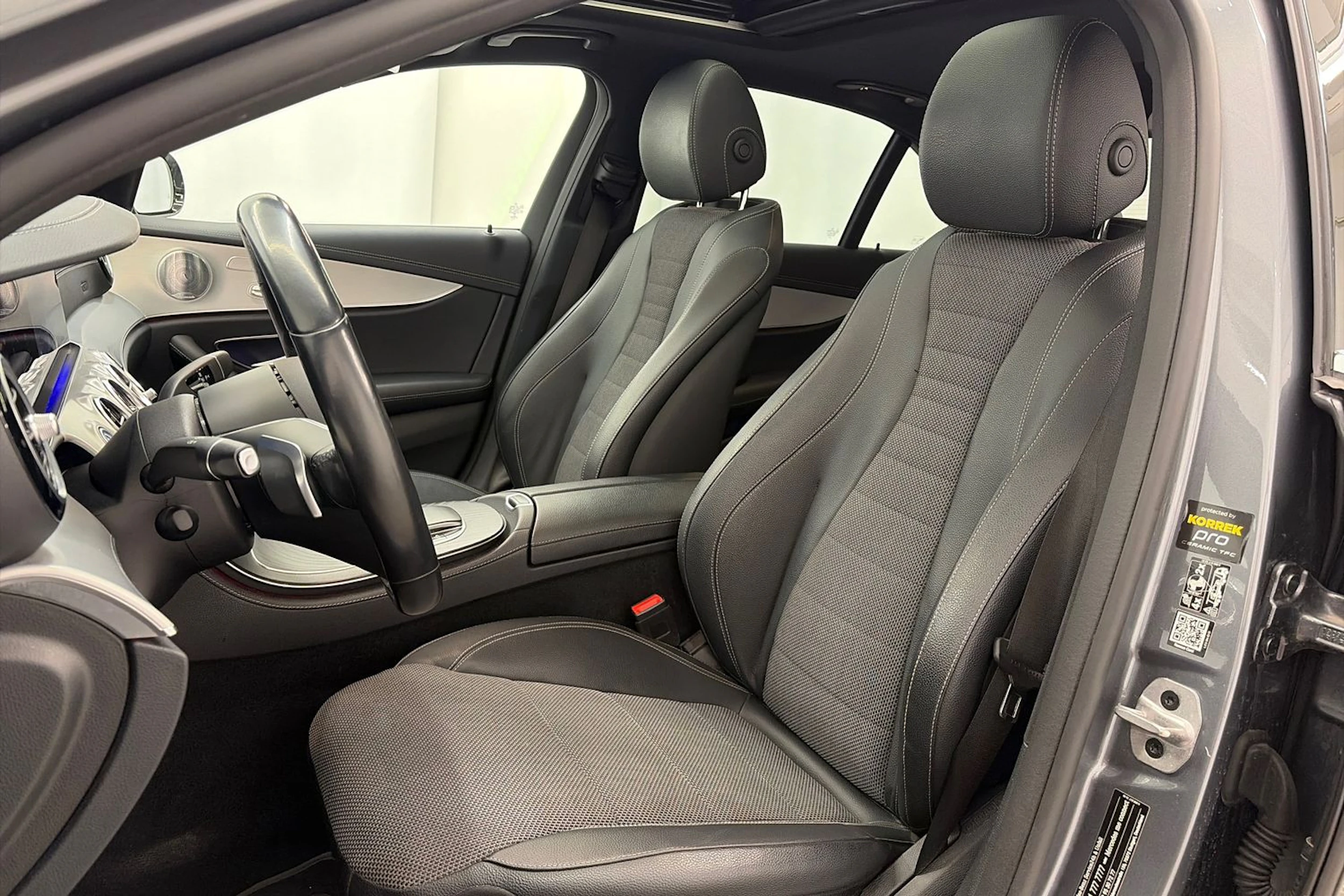 harmaa Mercedes-Benz E 2021 kuva 12.