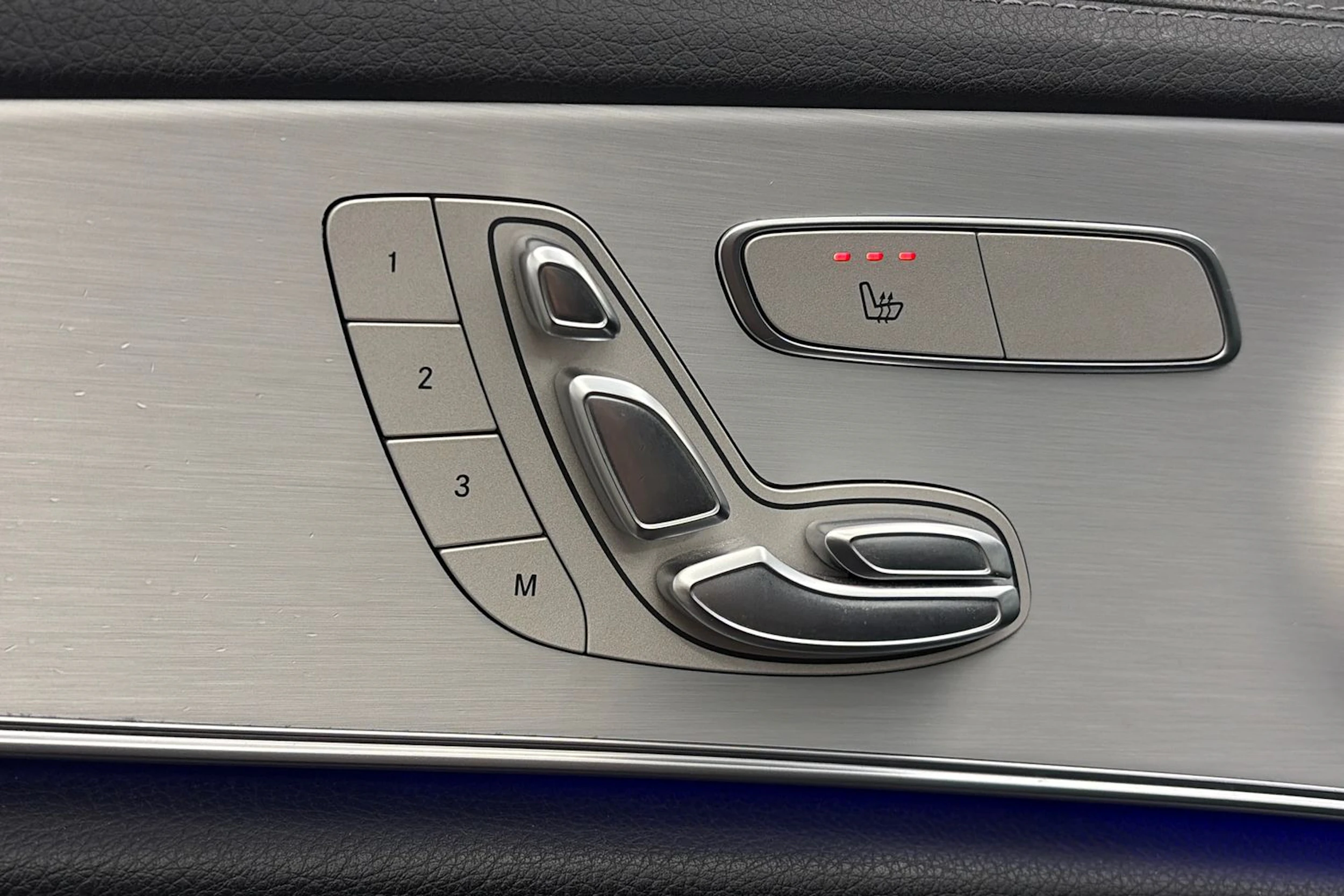 harmaa Mercedes-Benz E 2021 kuva 13.