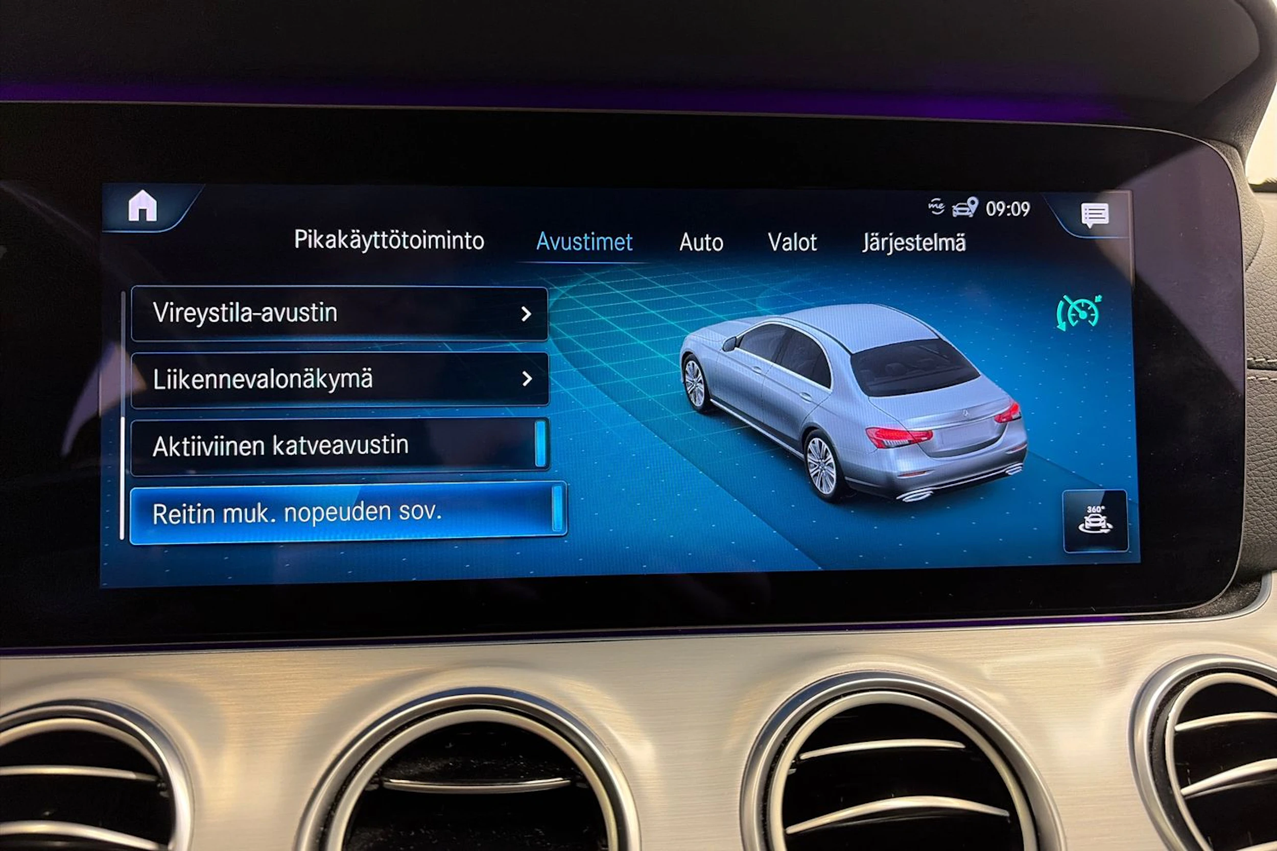 harmaa Mercedes-Benz E 2021 kuva 28.