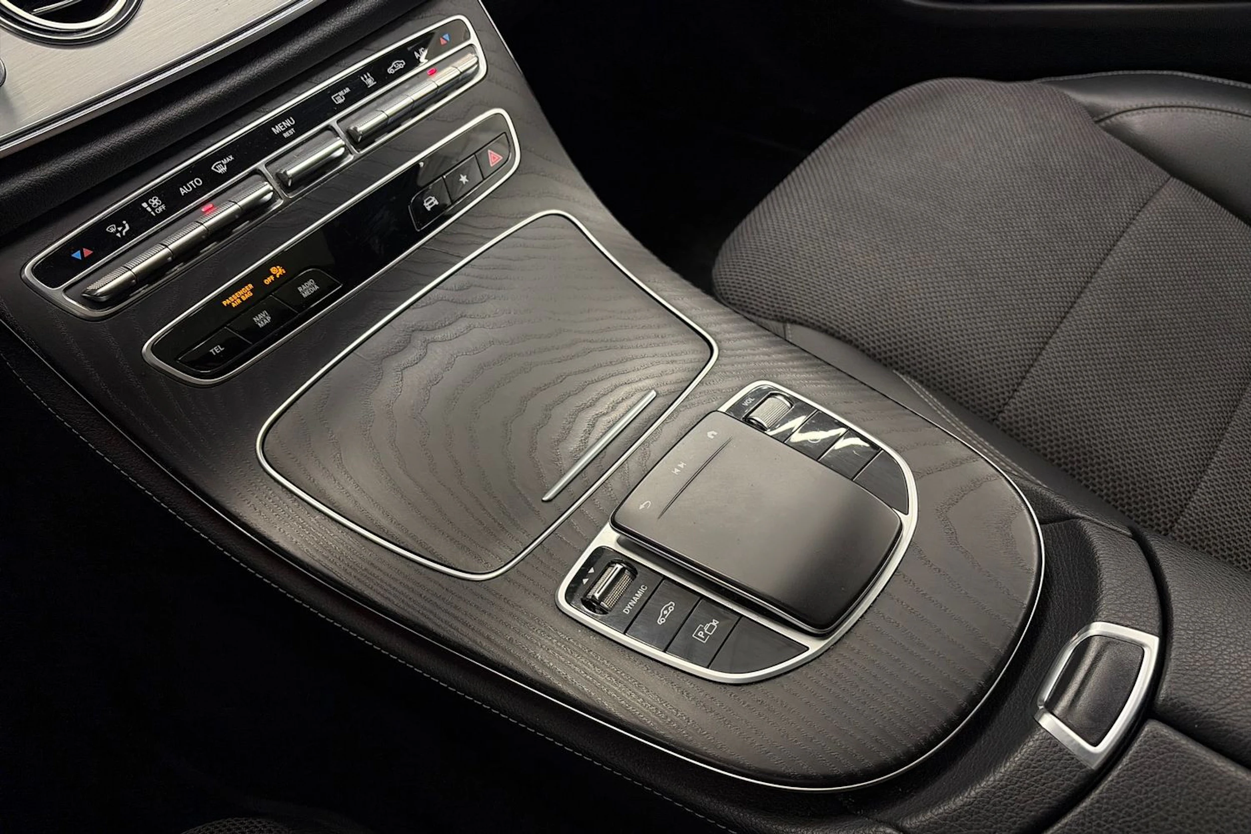 harmaa Mercedes-Benz E 2021 kuva 32.