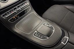 harmaa Mercedes-Benz E 2021 kuva 32.