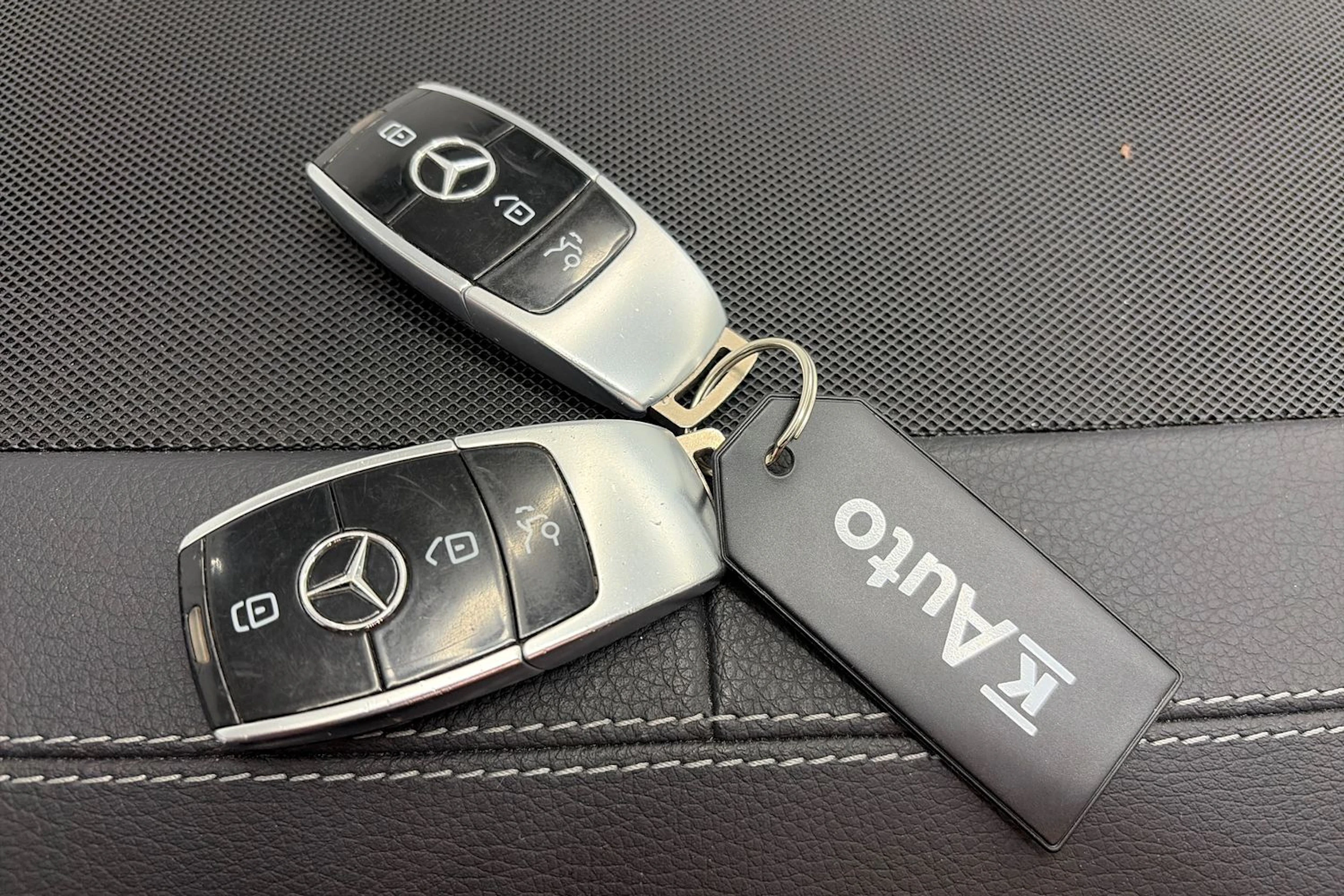 harmaa Mercedes-Benz E 2021 kuva 35.