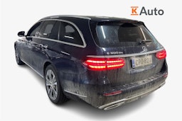 Sininen Mercedes-Benz E 2021 kuva 2.