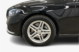 musta Mercedes-Benz E 2021 kuva 9.