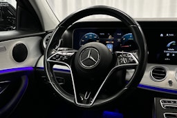 musta Mercedes-Benz E 2021 kuva 14.