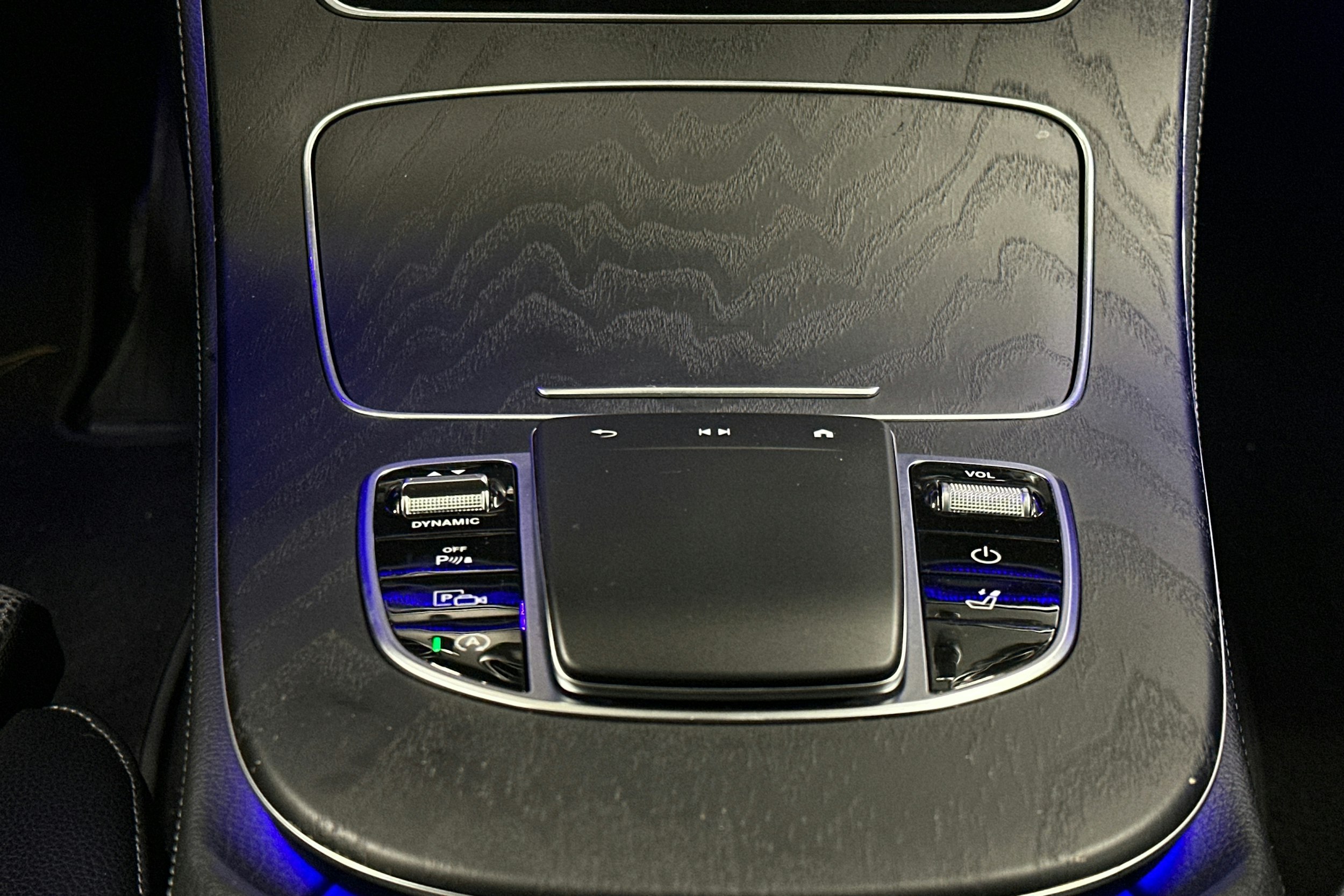 musta Mercedes-Benz E 2021 kuva 15.