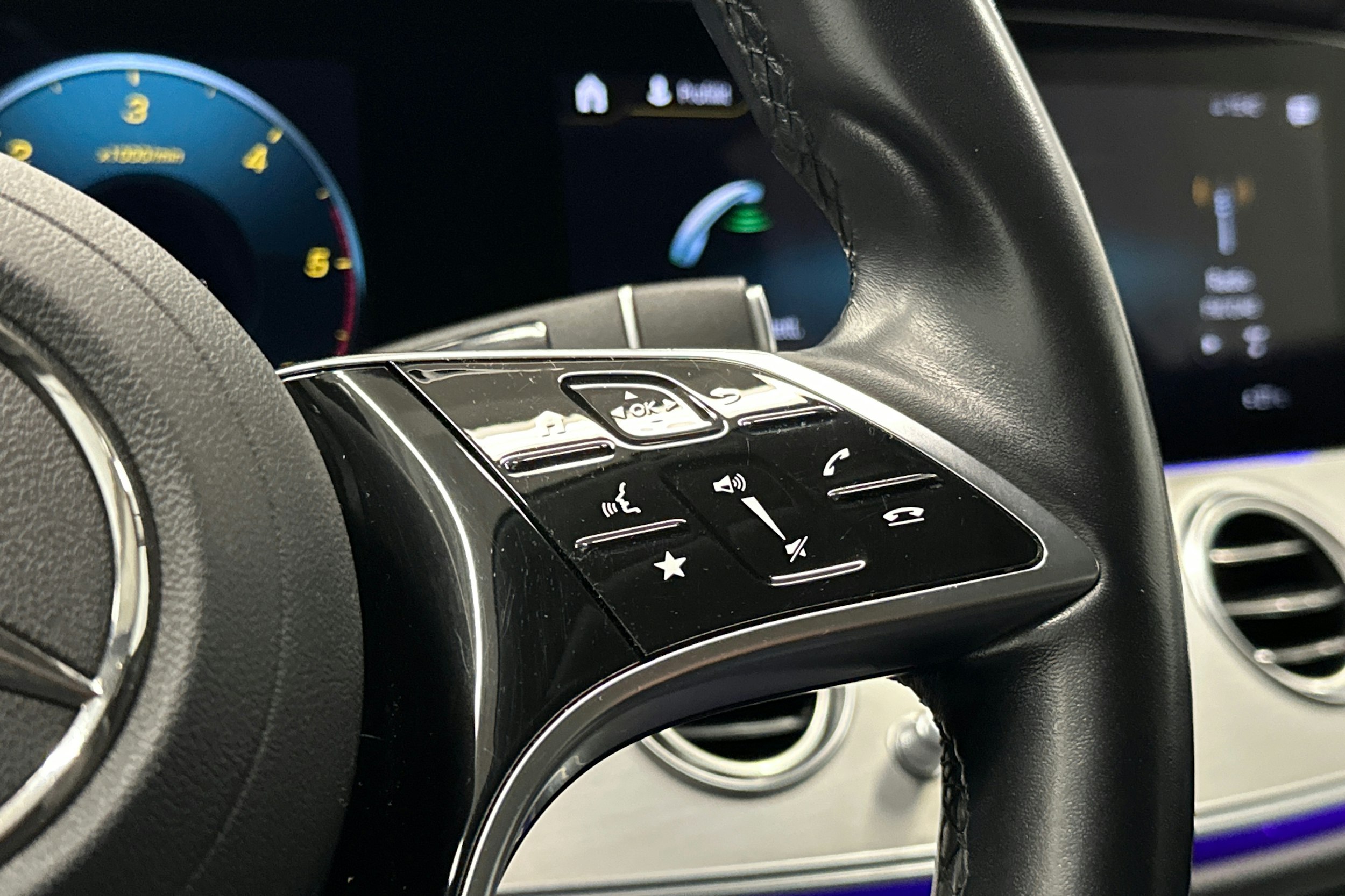 musta Mercedes-Benz E 2021 kuva 21.