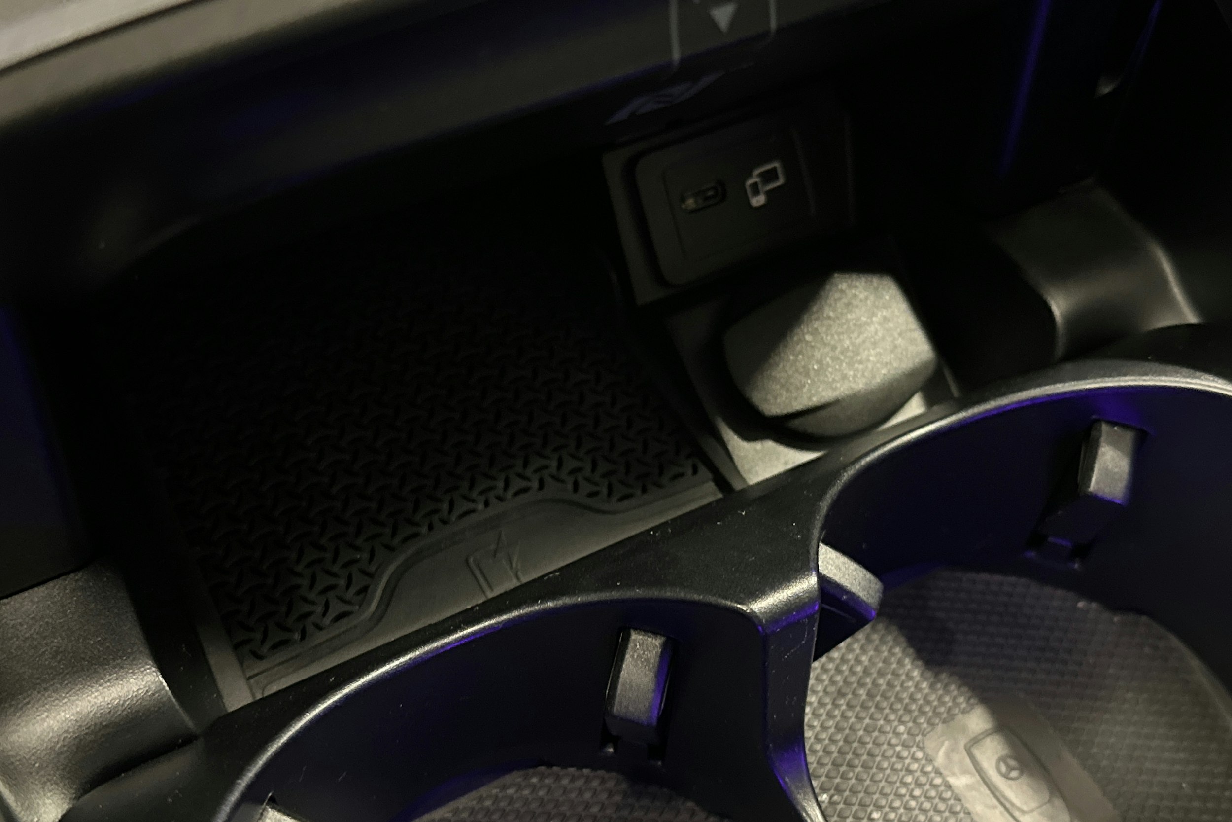 musta Mercedes-Benz E 2021 kuva 22.