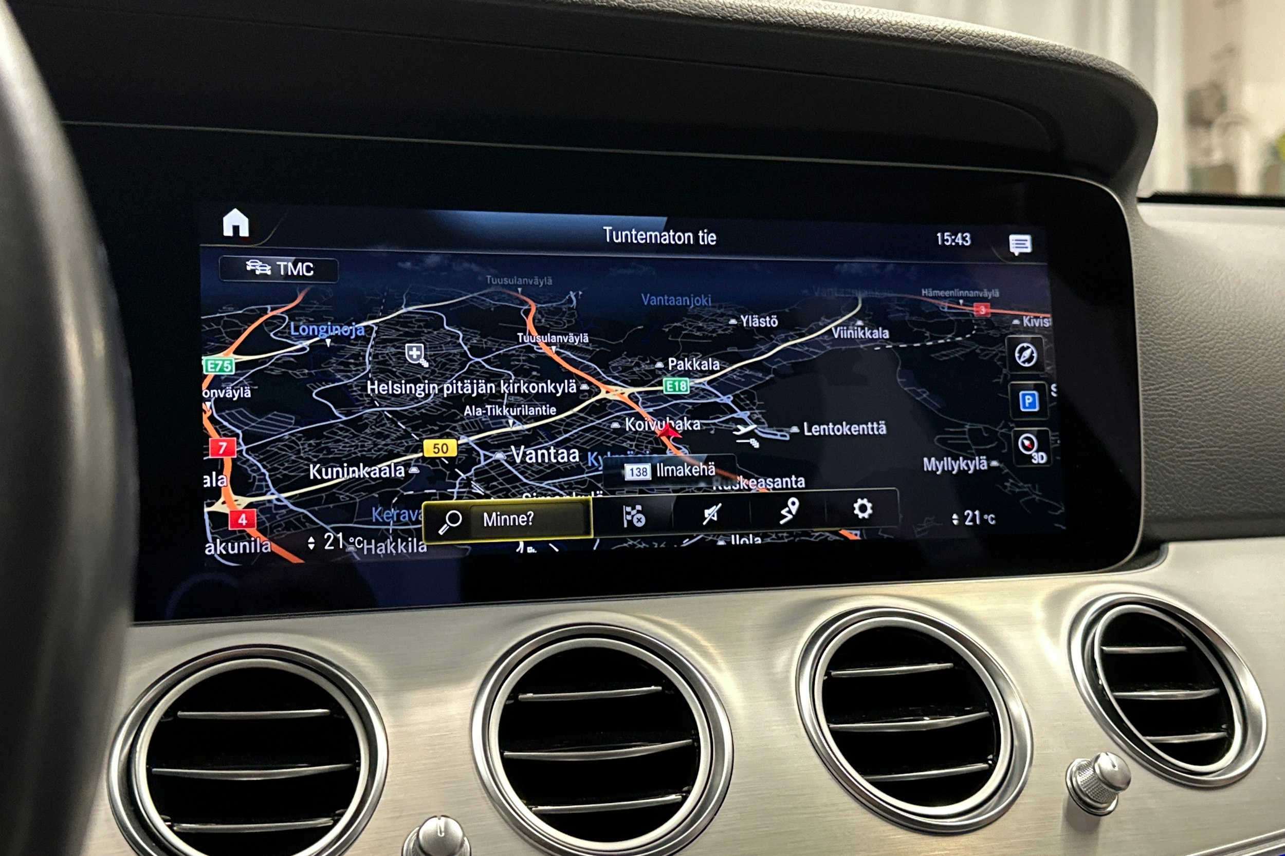 musta Mercedes-Benz E 2021 kuva 25.