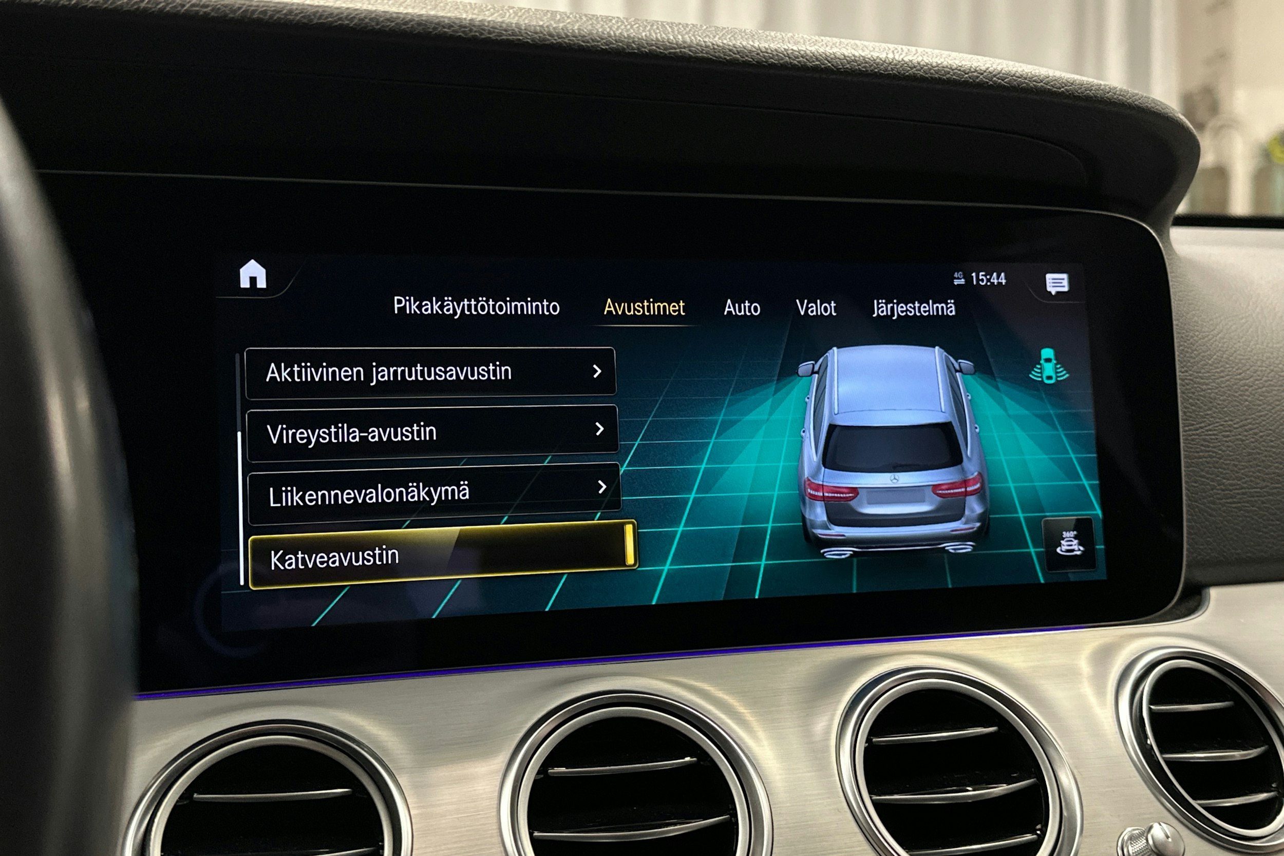 musta Mercedes-Benz E 2021 kuva 27.