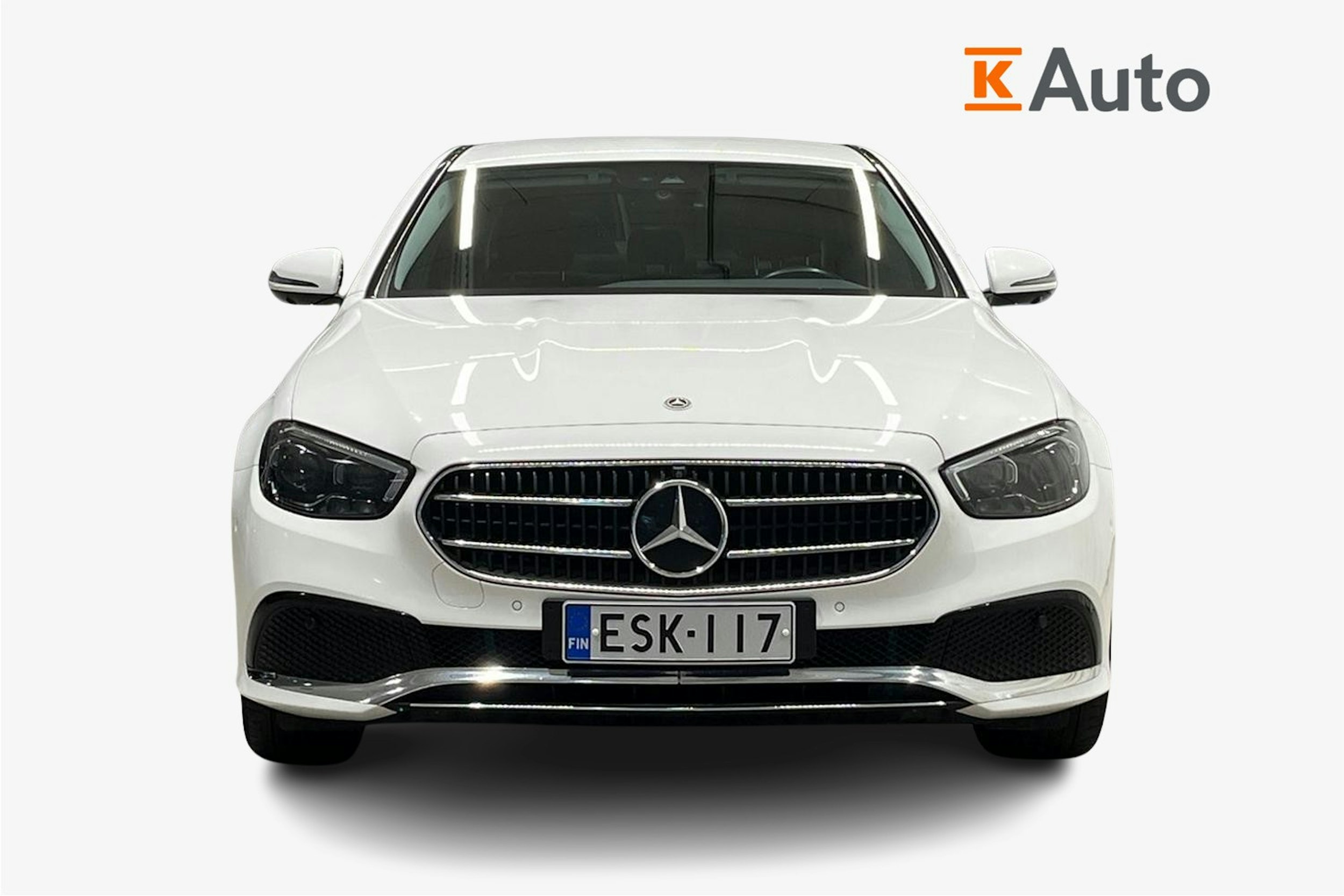 valkoinen Mercedes-Benz E 2021 kuva 5.