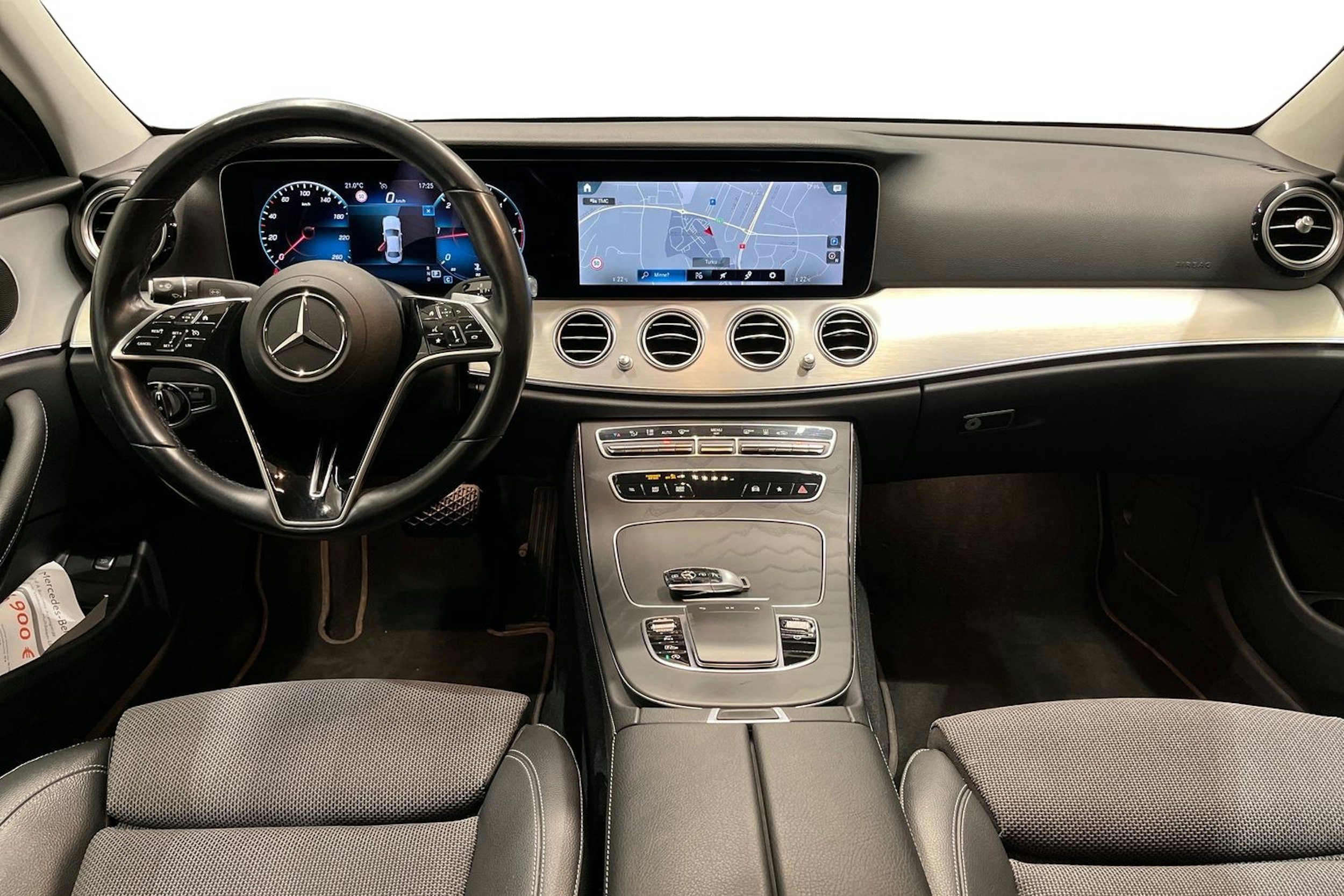 valkoinen Mercedes-Benz E 2021 kuva 9.