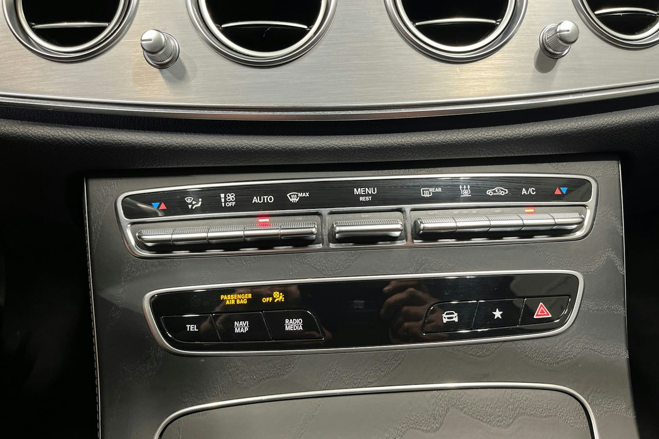 valkoinen Mercedes-Benz E 2021 kuva 20.