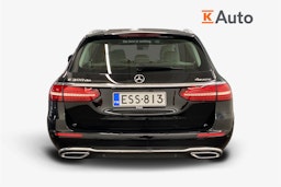 musta Mercedes-Benz E 2021 kuva 3.