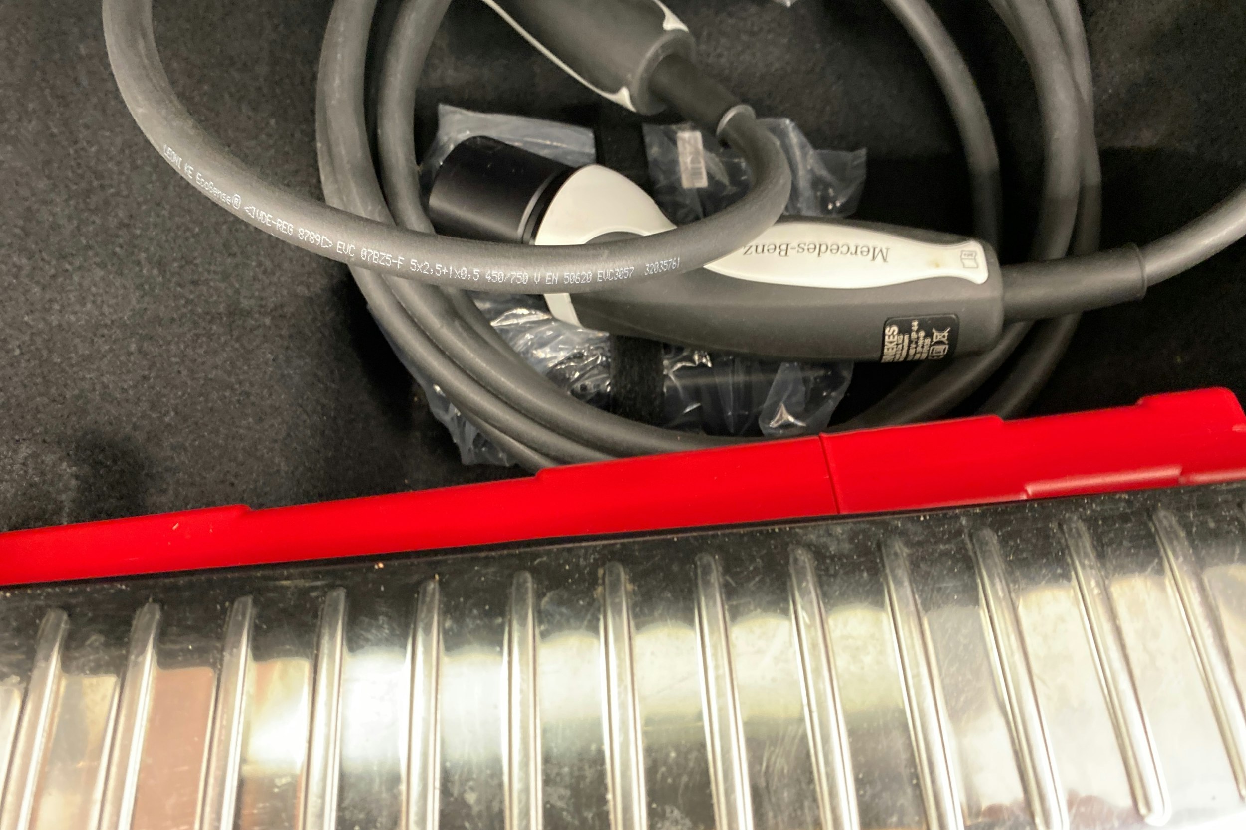 musta Mercedes-Benz E 2021 kuva 17.