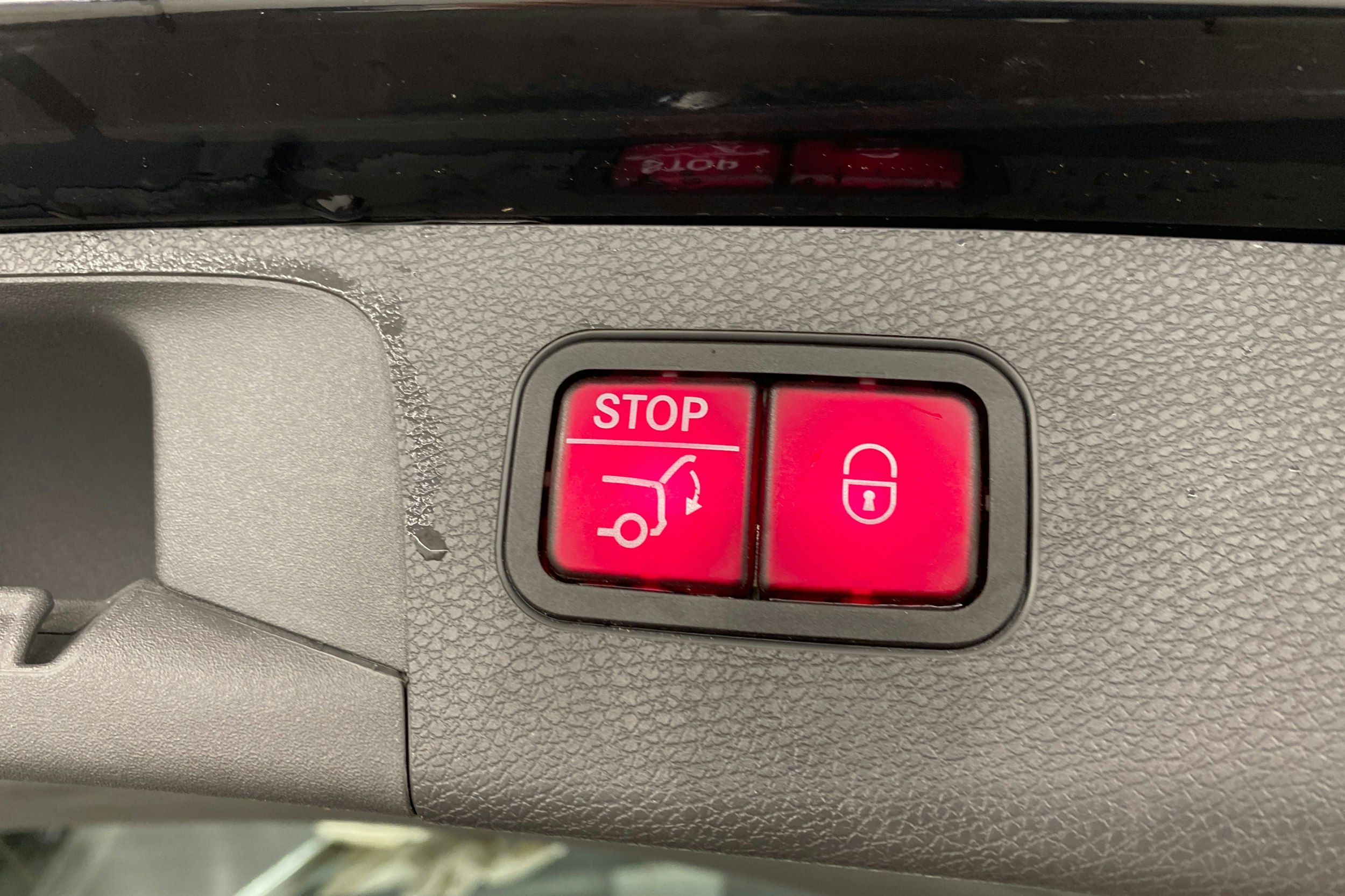 musta Mercedes-Benz E 2021 kuva 18.