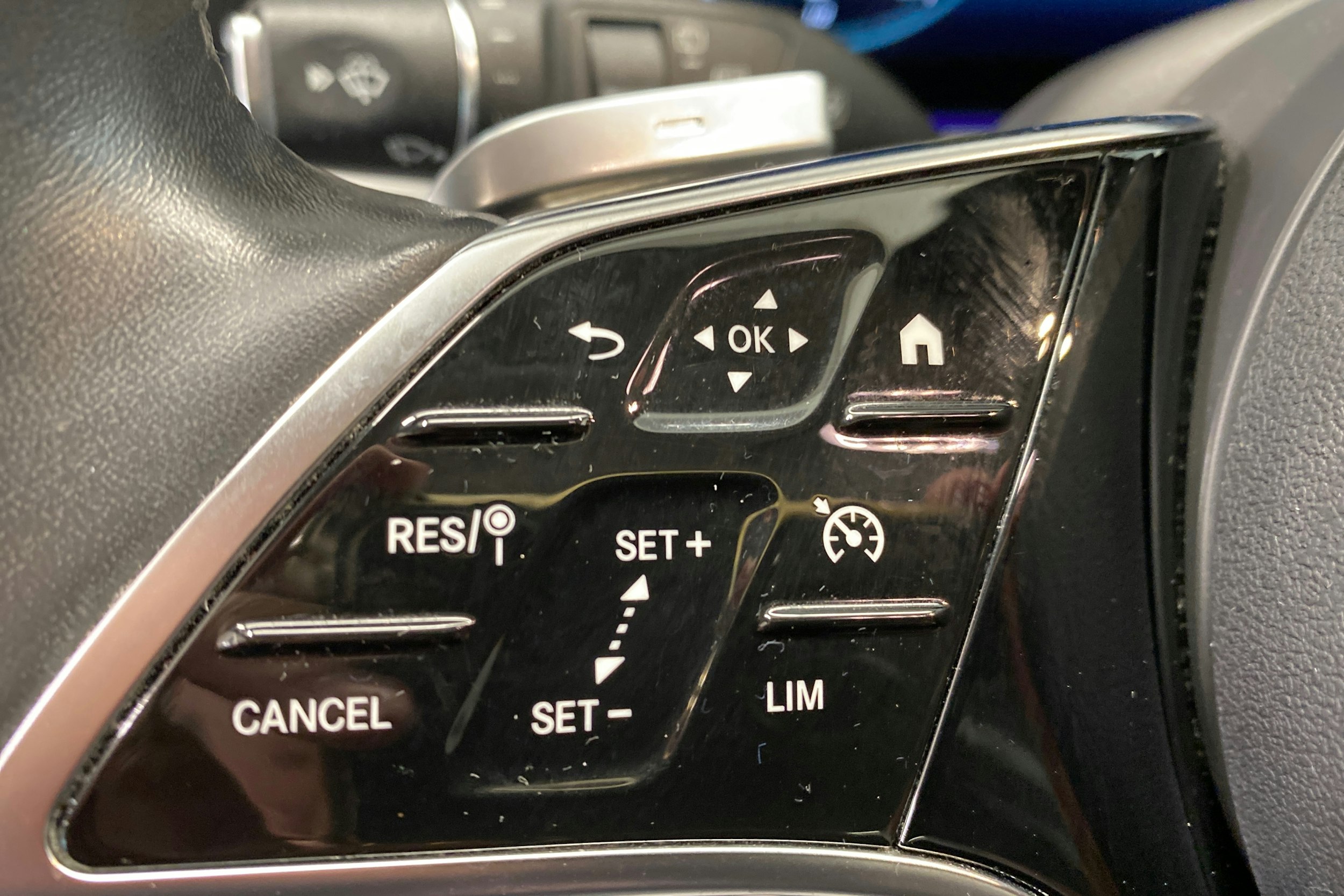 musta Mercedes-Benz E 2021 kuva 22.
