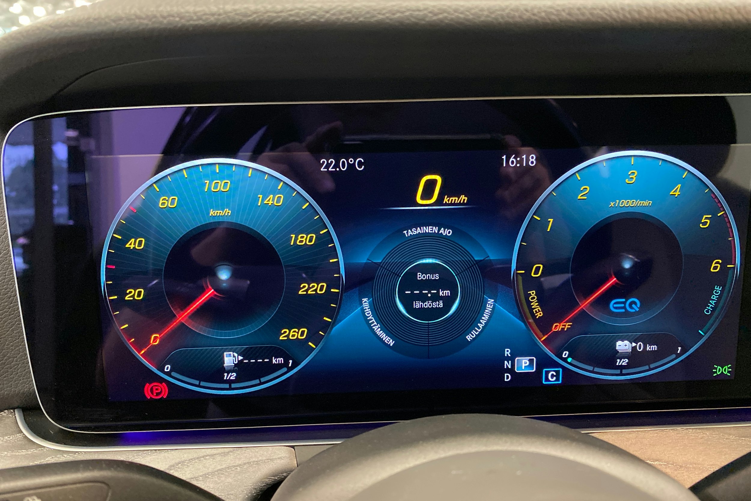 musta Mercedes-Benz E 2021 kuva 24.