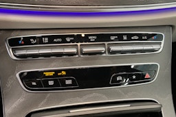 musta Mercedes-Benz E 2021 kuva 26.